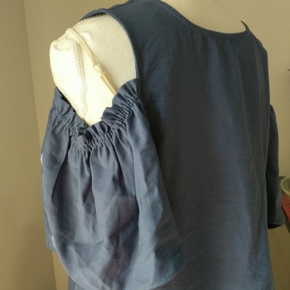 Clearance Summer Cold shoulder tie keyhole neckline Unique! Small - Picture 10 of 12